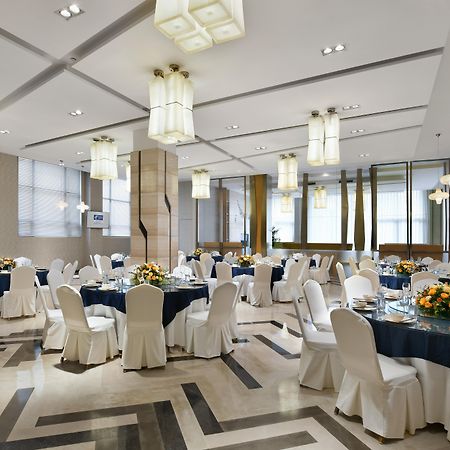 Holiday Inn Express Chengdu Huanhuaxi By Ihg-Near Jinsha Site Musem,Near Wuhou Temple Museum,Welcome Drinks,Free Gym,Free Self-Service Laundry 외부 사진