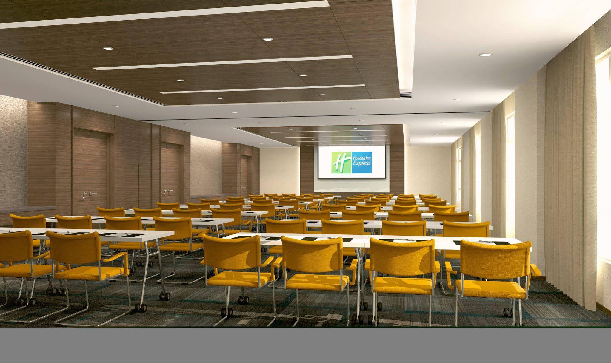 Holiday Inn Express Chengdu Huanhuaxi By Ihg-Near Jinsha Site Musem,Near Wuhou Temple Museum,Welcome Drinks,Free Gym,Free Self-Service Laundry 외부 사진