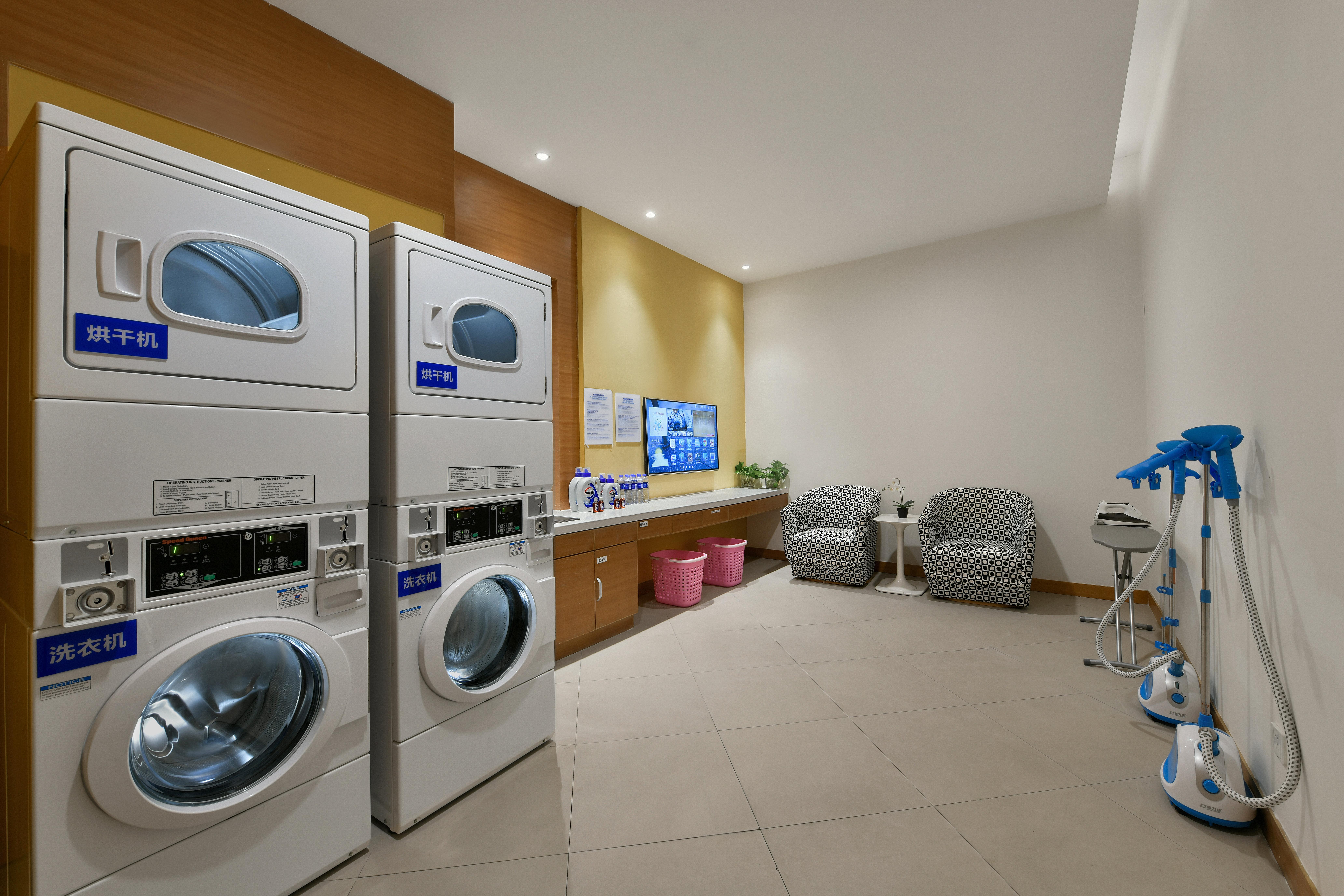 Holiday Inn Express Chengdu Huanhuaxi By Ihg-Near Jinsha Site Musem,Near Wuhou Temple Museum,Welcome Drinks,Free Gym,Free Self-Service Laundry 외부 사진