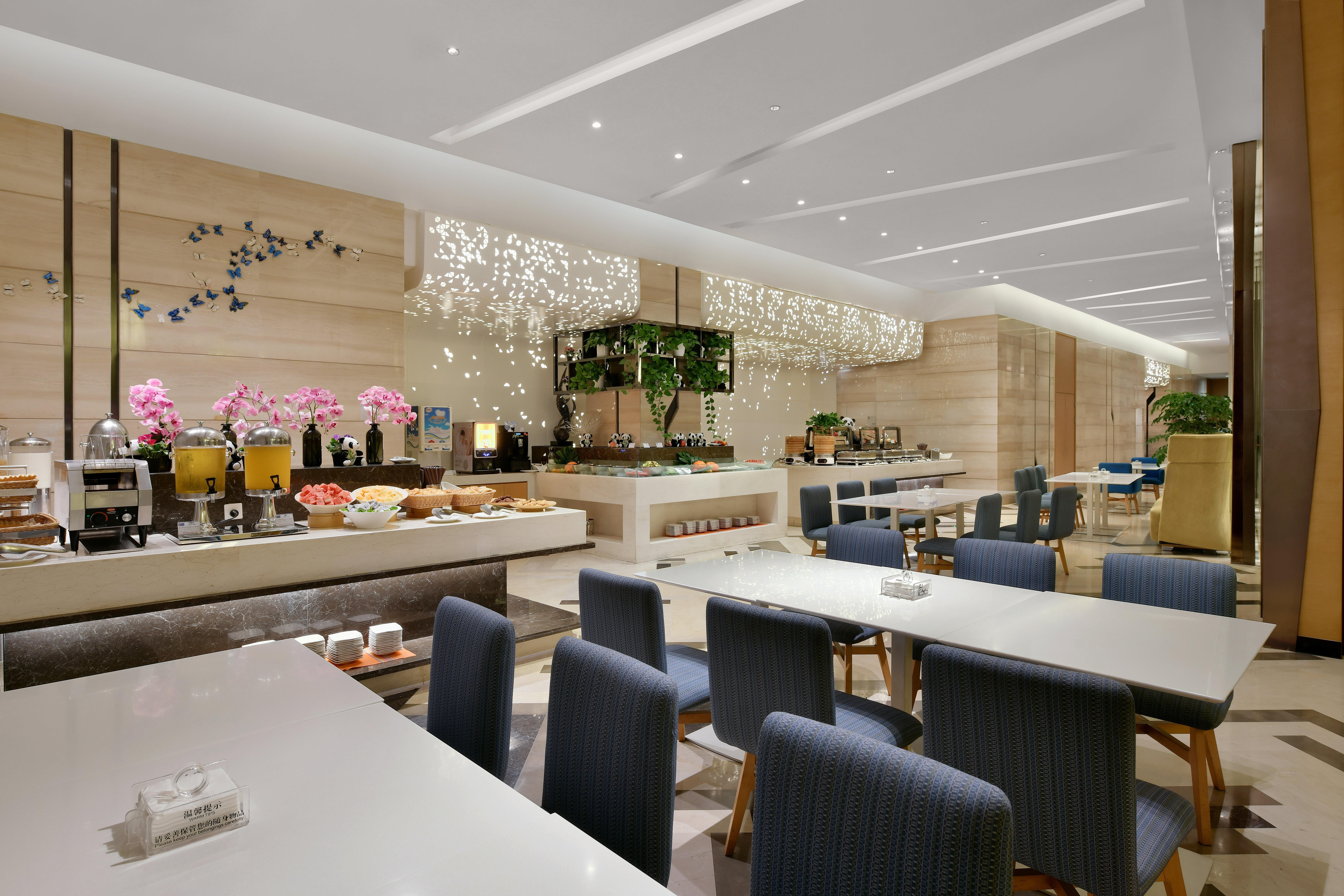 Holiday Inn Express Chengdu Huanhuaxi By Ihg-Near Jinsha Site Musem,Near Wuhou Temple Museum,Welcome Drinks,Free Gym,Free Self-Service Laundry 외부 사진