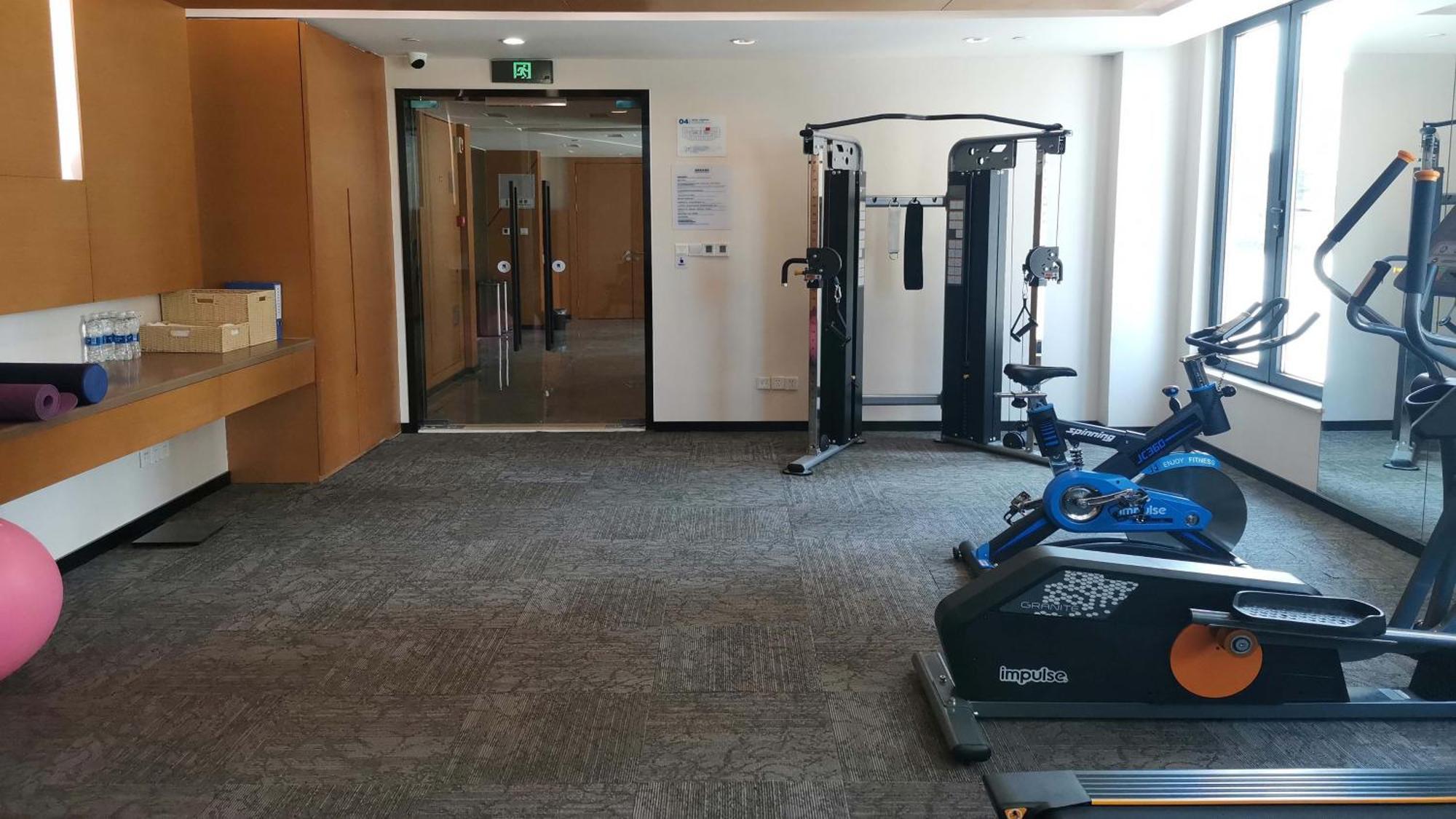 Holiday Inn Express Chengdu Huanhuaxi By Ihg-Near Jinsha Site Musem,Near Wuhou Temple Museum,Welcome Drinks,Free Gym,Free Self-Service Laundry 외부 사진