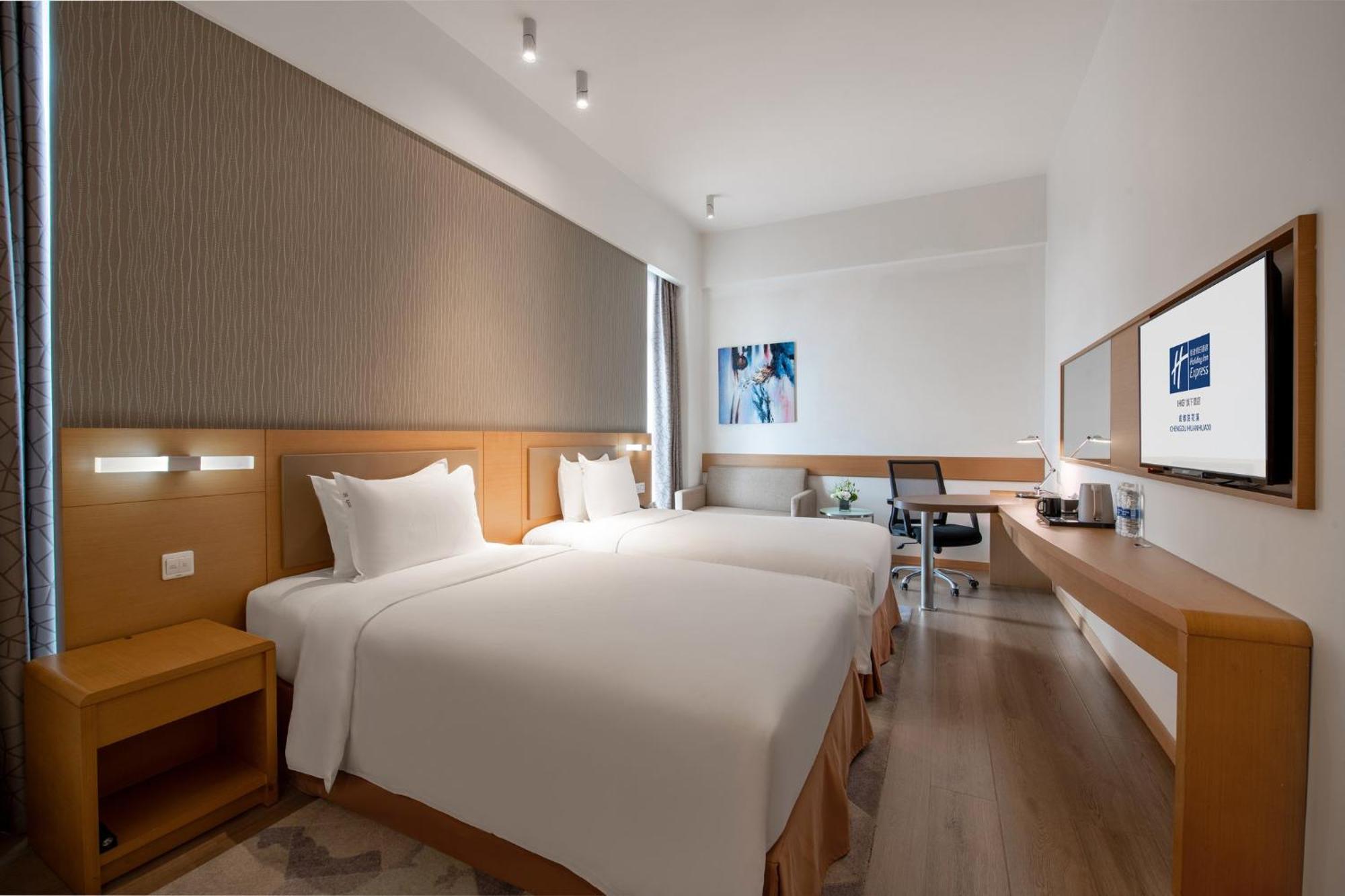 Holiday Inn Express Chengdu Huanhuaxi By Ihg-Near Jinsha Site Musem,Near Wuhou Temple Museum,Welcome Drinks,Free Gym,Free Self-Service Laundry 외부 사진