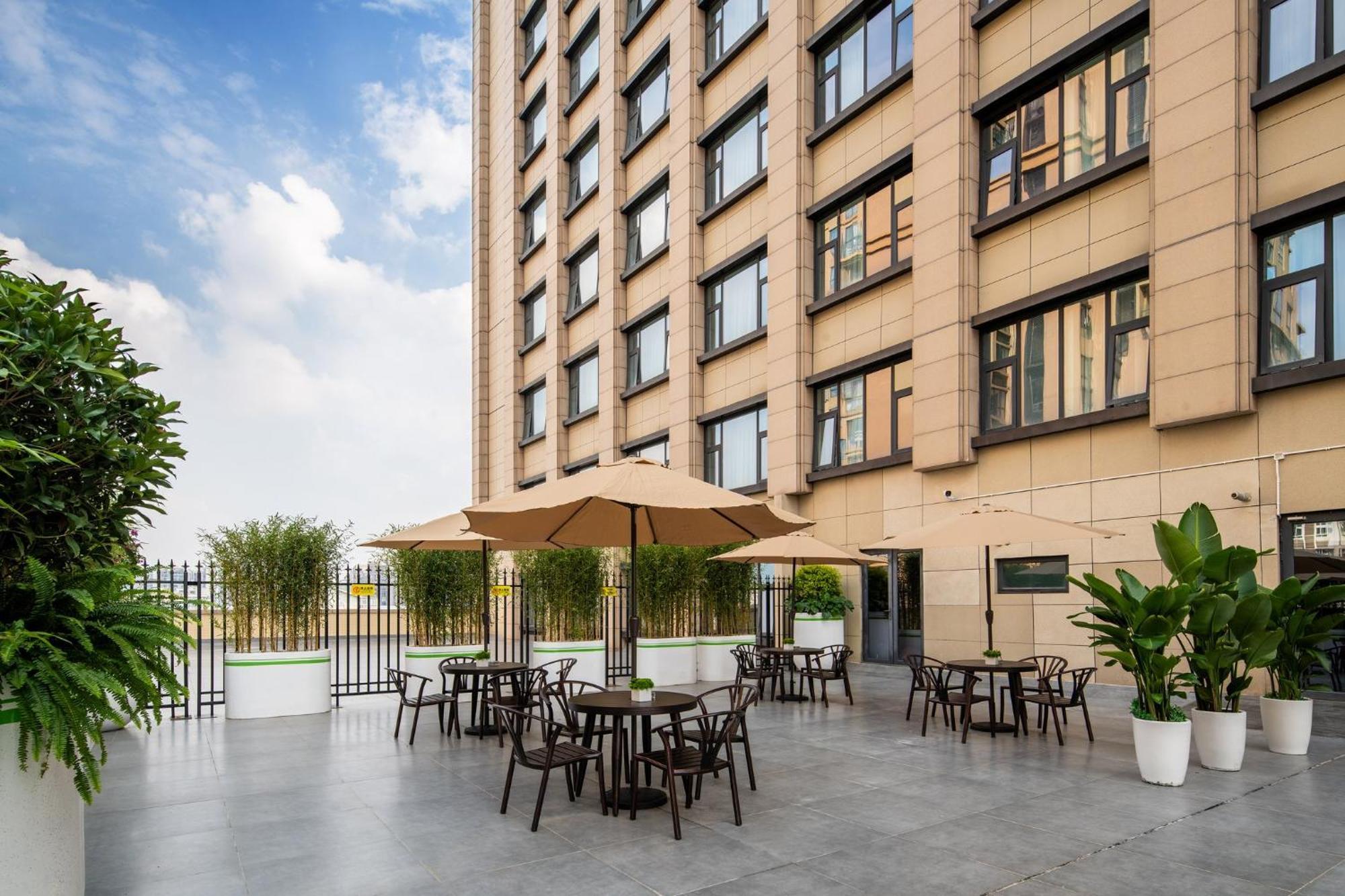 Holiday Inn Express Chengdu Huanhuaxi By Ihg-Near Jinsha Site Musem,Near Wuhou Temple Museum,Welcome Drinks,Free Gym,Free Self-Service Laundry 외부 사진