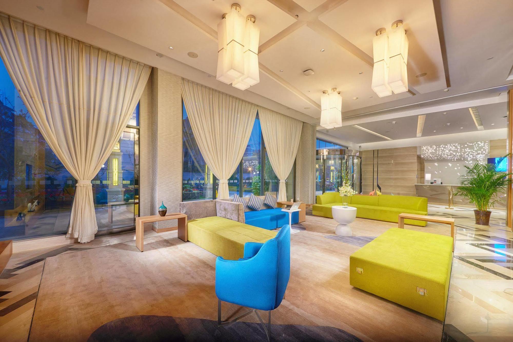 Holiday Inn Express Chengdu Huanhuaxi By Ihg-Near Jinsha Site Musem,Near Wuhou Temple Museum,Welcome Drinks,Free Gym,Free Self-Service Laundry 외부 사진