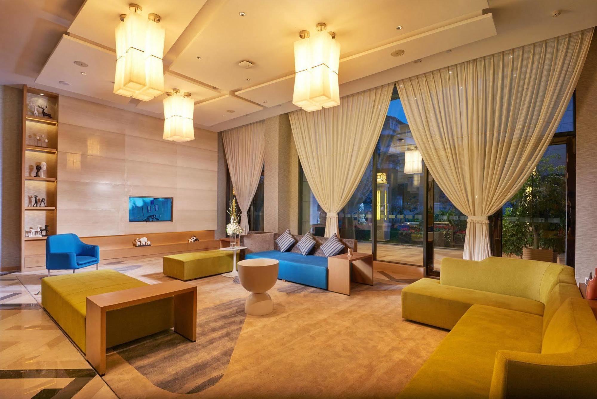 Holiday Inn Express Chengdu Huanhuaxi By Ihg-Near Jinsha Site Musem,Near Wuhou Temple Museum,Welcome Drinks,Free Gym,Free Self-Service Laundry 외부 사진